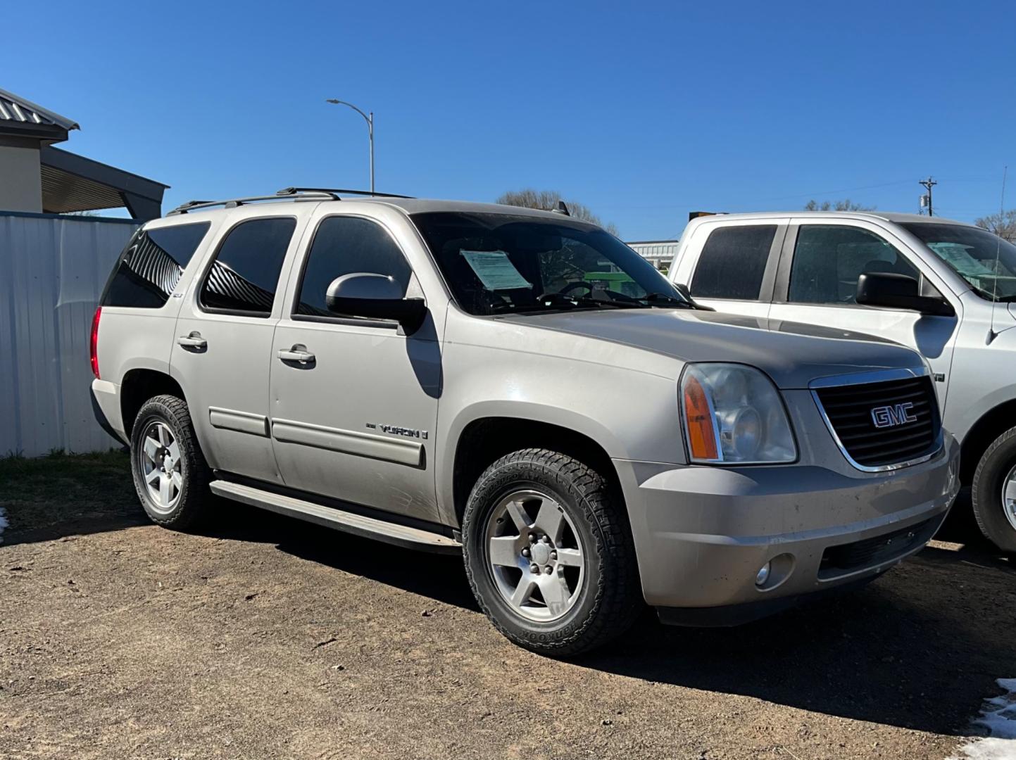 2009 GMC Yukon (1GKEC33389R) , located at 821 N. Prince Street, Clovis, NM, 88101, (575) 762-8852, 34.406643, -103.195999 - Photo#0